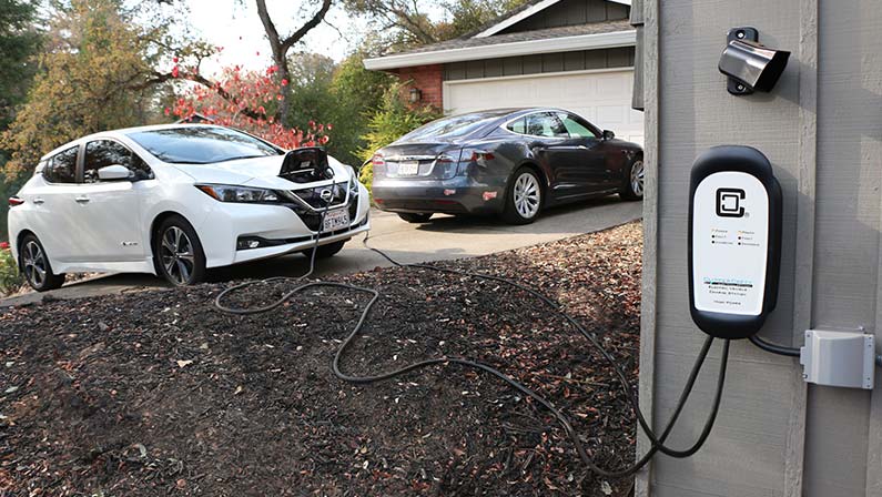 HCS-D40P Dual Charging Station Charging Nissan Leaf and Tesla Model S