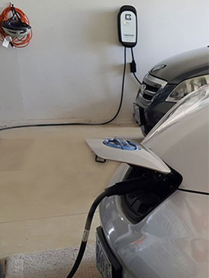 Nissan Leaf Charging with EVSE