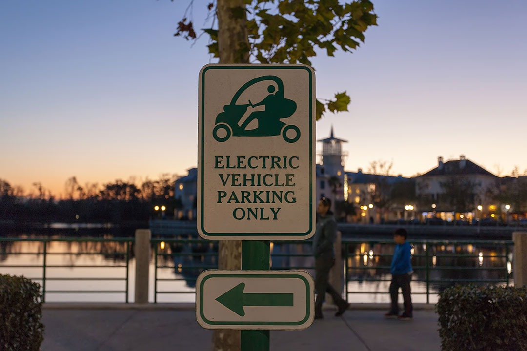 Electric Vehicle Parking Signs and Electric Vehicle Charging Signs